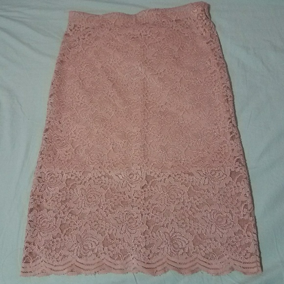 ***SOLD*** Pink Lace Pencil Skirt - Picture 4 of 8
